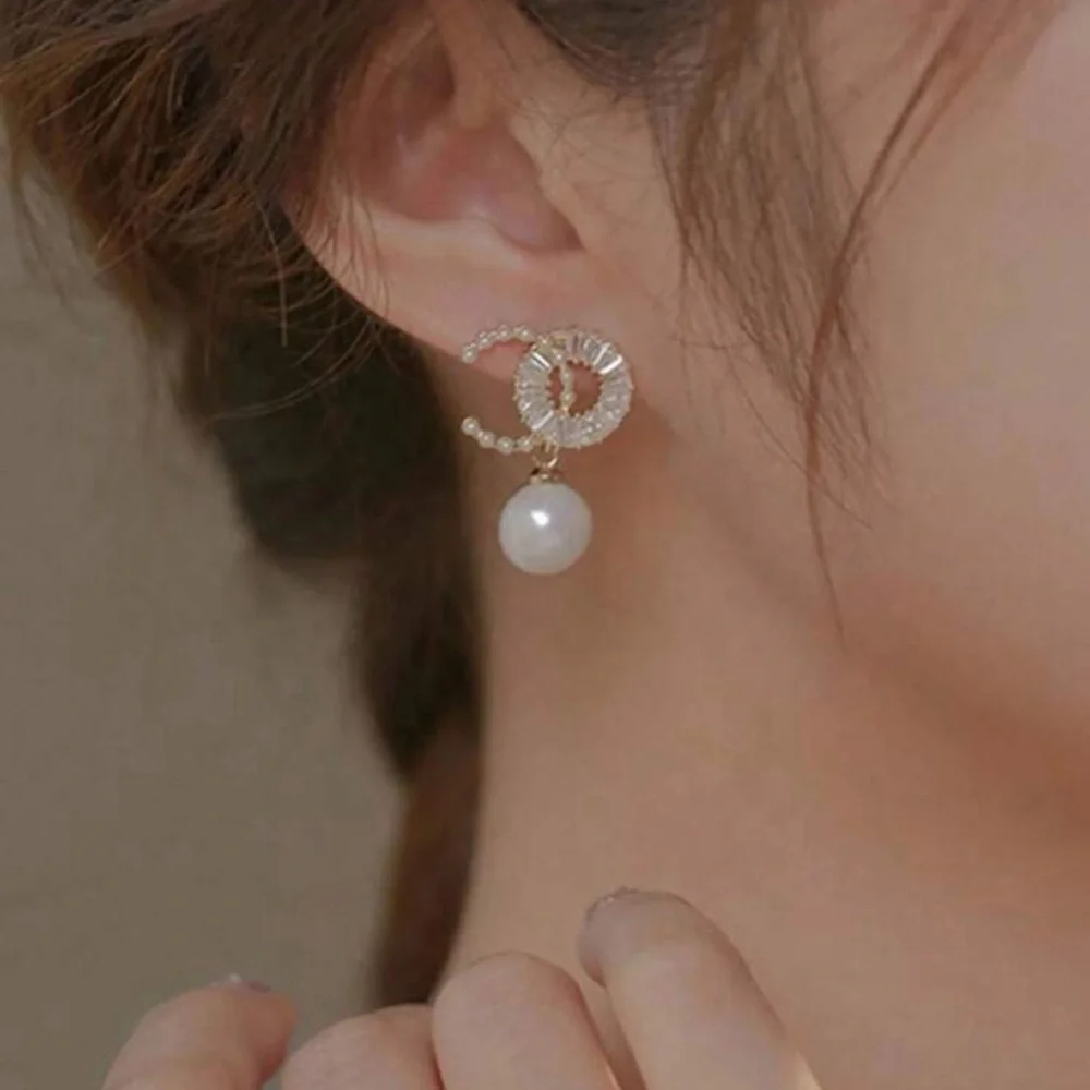 1pair All Seasons Faux Pearl Stud Earrings In Simple And Fashionable
